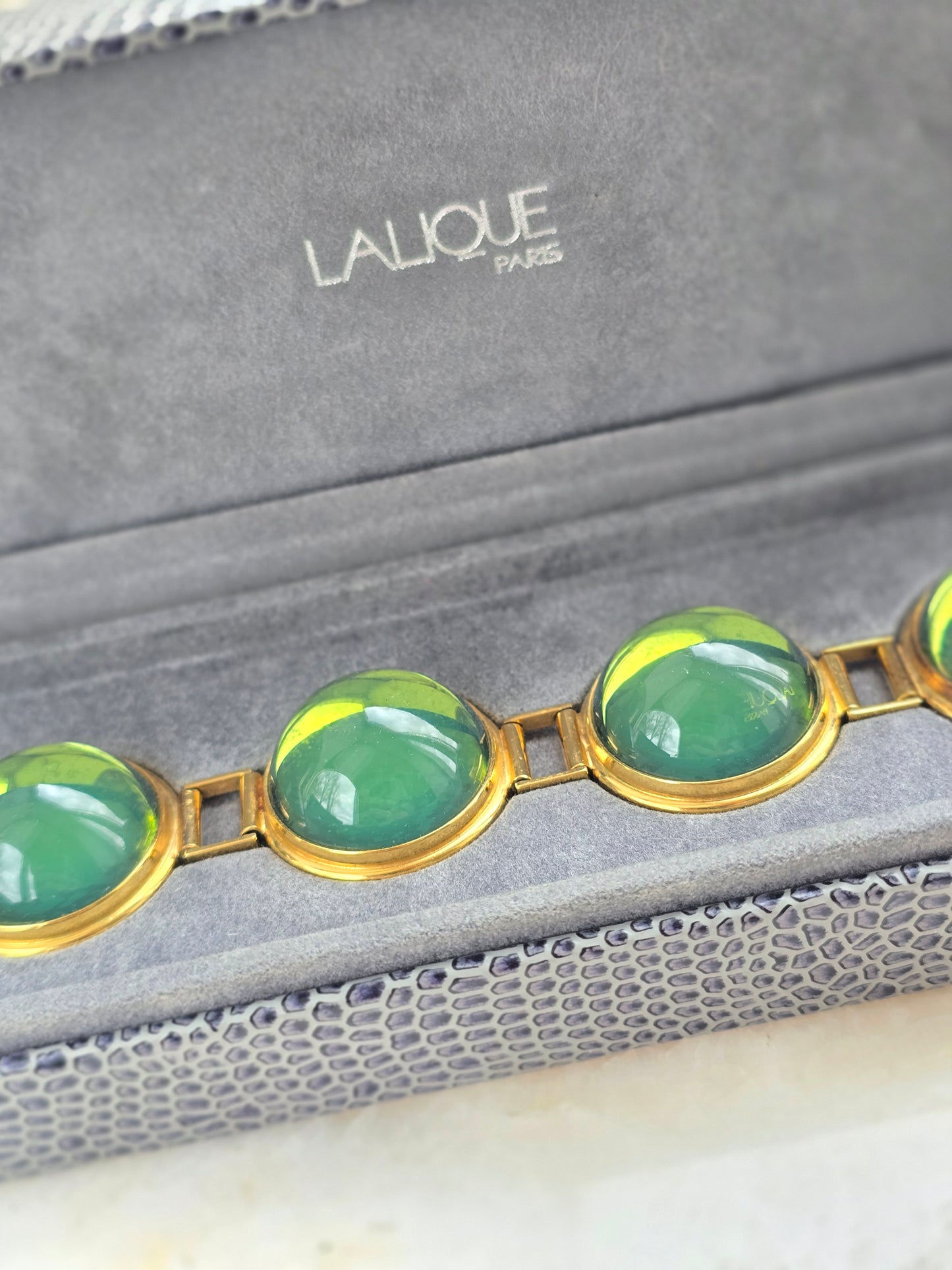 Vintažinė LALIQUE stiklo apyrankė originalioje dėžutėje
