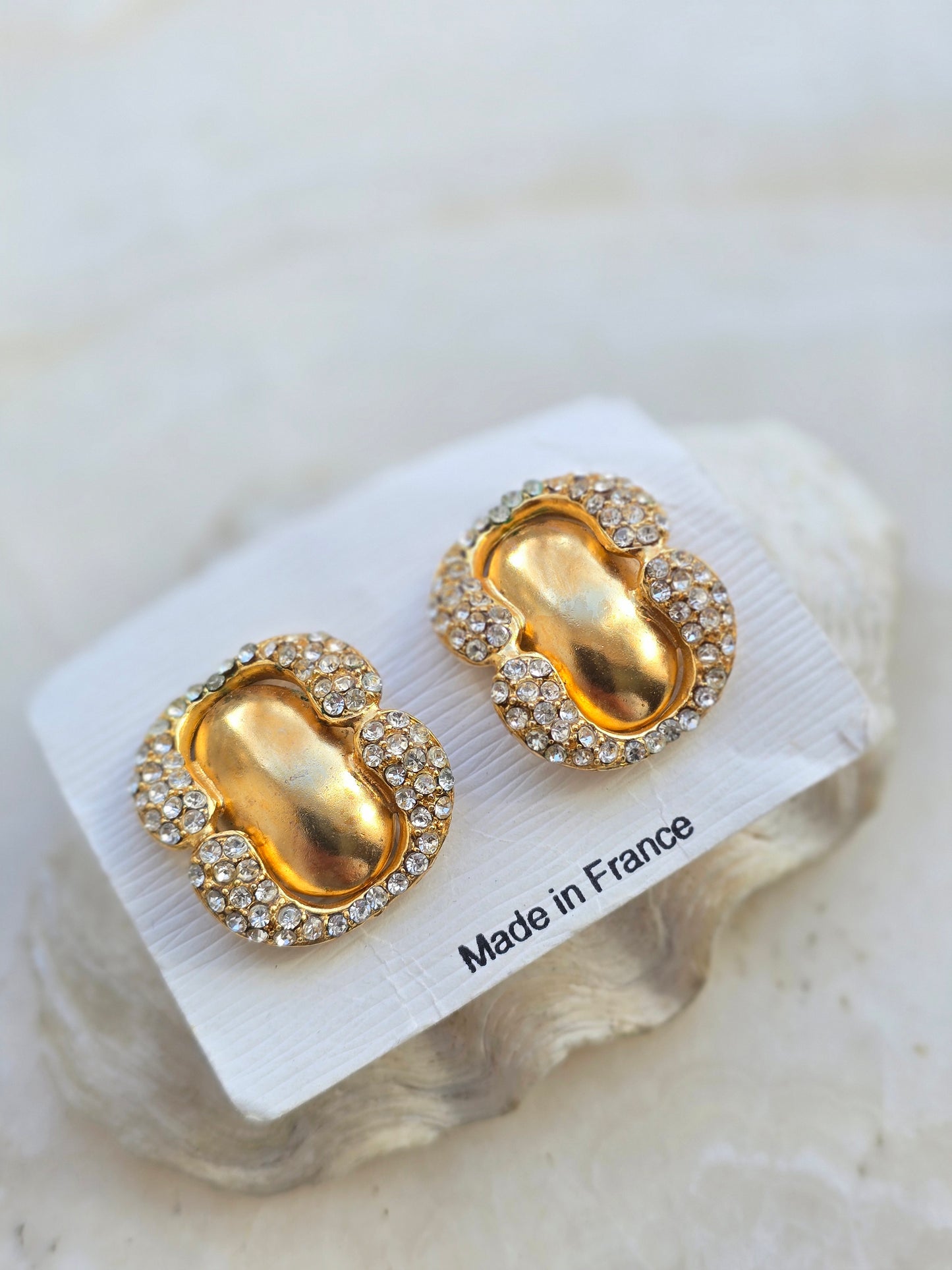 Vintažiniai aukso spalvos klipsai