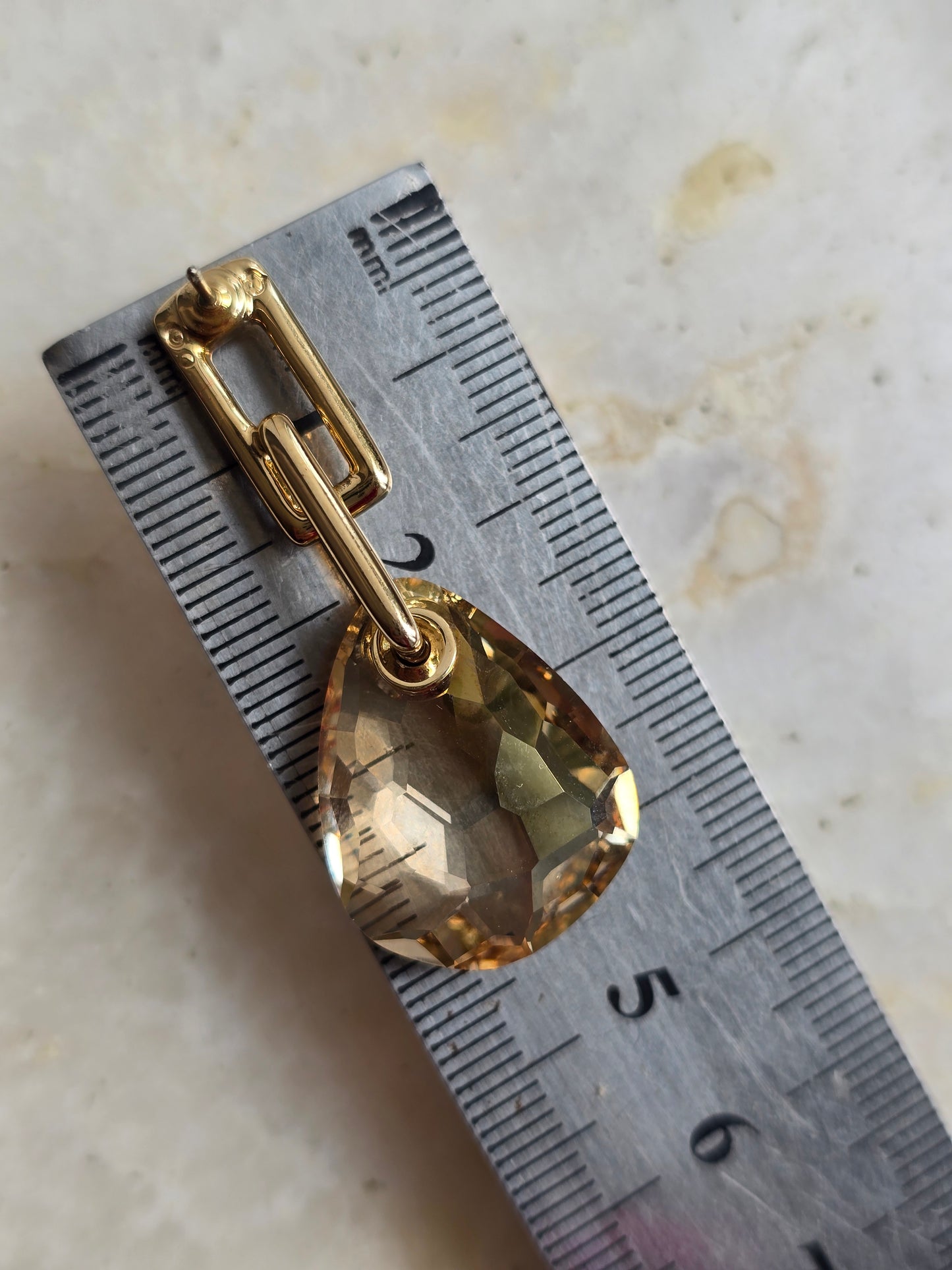 Aukso spalvos Swarovski auskarai su šampano spalvos kristalais