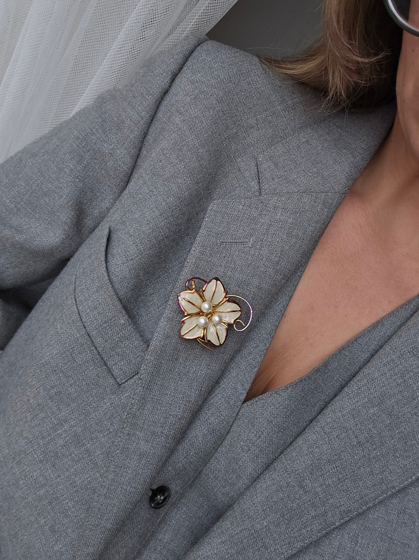 Vintažinė sagė gėlė