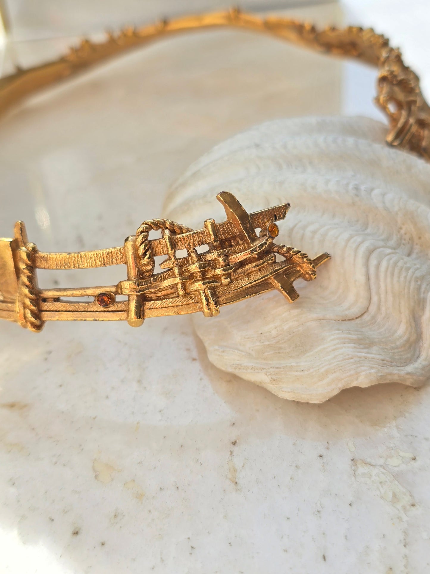 Vintažinis kolekcinis CHRISTIAN LACROIX kaklo papuošalas