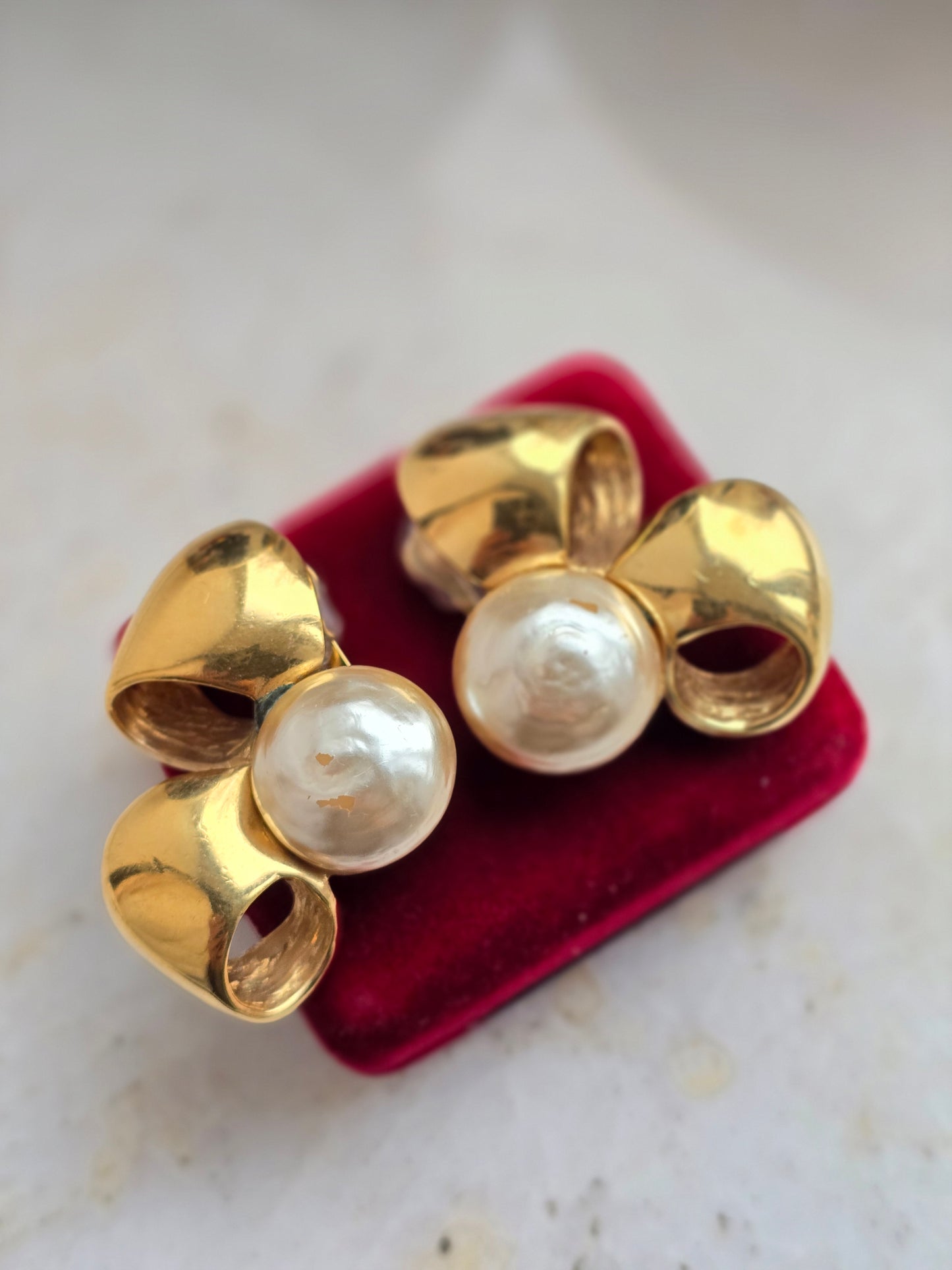 Vintažiniai VOGUE BIJOUX klipsai su akriliniu perlu