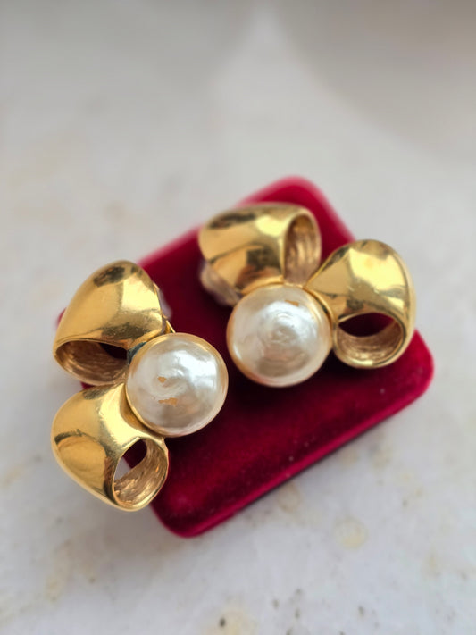 Vintažiniai VOGUE BIJOUX klipsai su akriliniu perlu