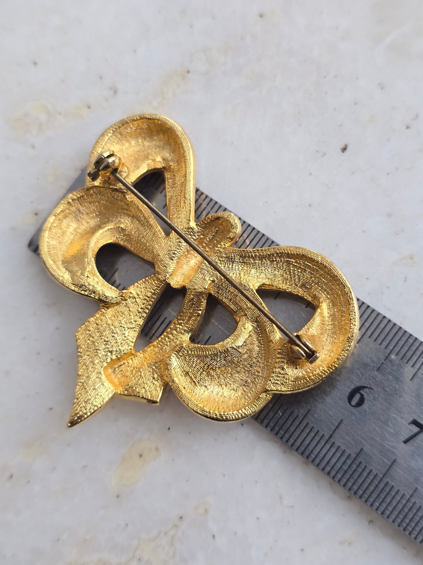 Vintažinė aukso spalvos sagė bantukas (Prancūzija)