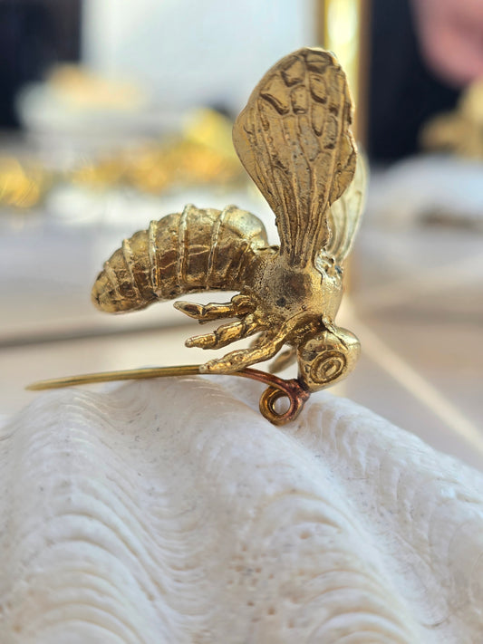 Sagė smeigtukas didelė bitė