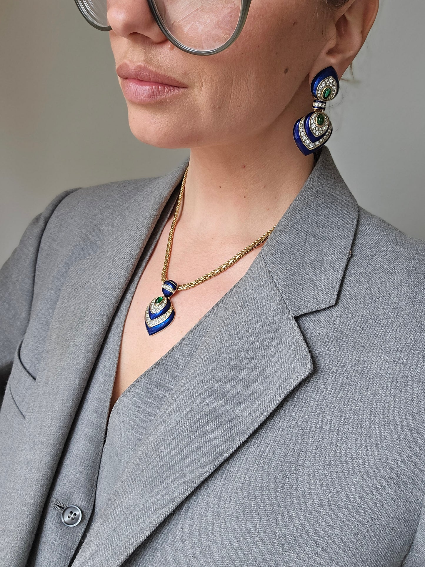 Vintažinis CABOUCHON kaklo papuošalas originalioje dėžutėje