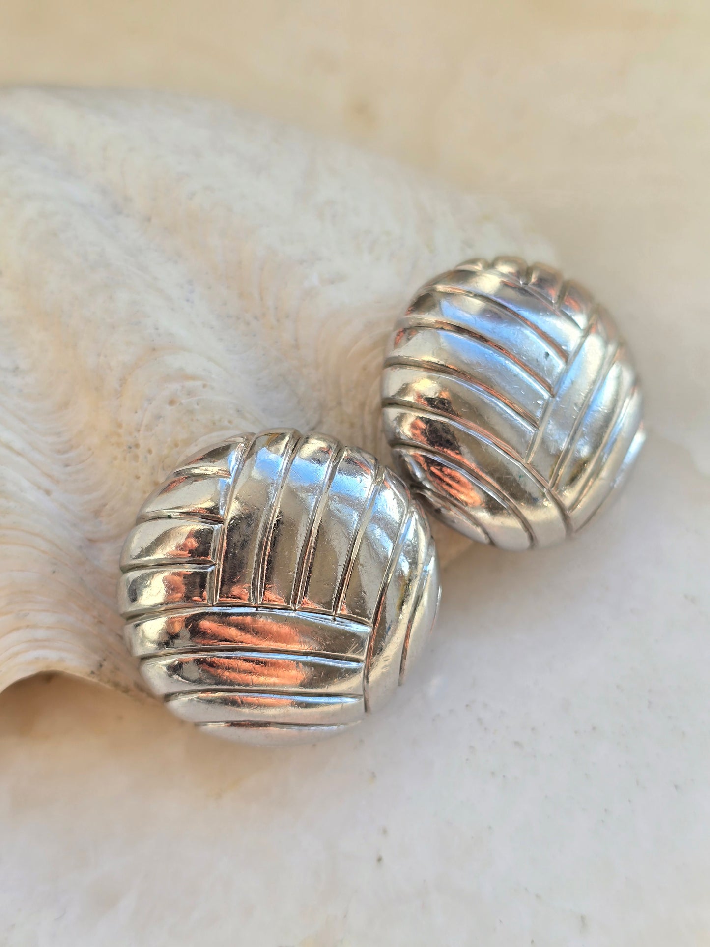 Vintažiniai sidabro spalvos klipsai