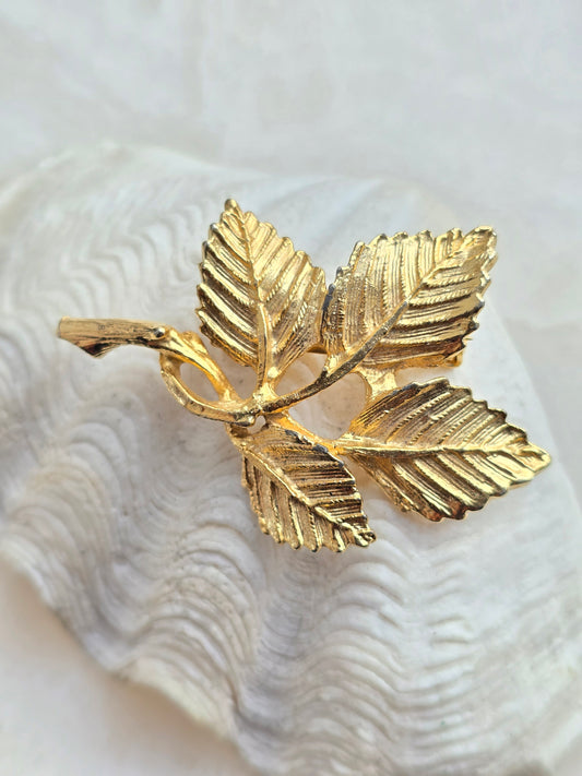 Vintažinė sagė lapelis