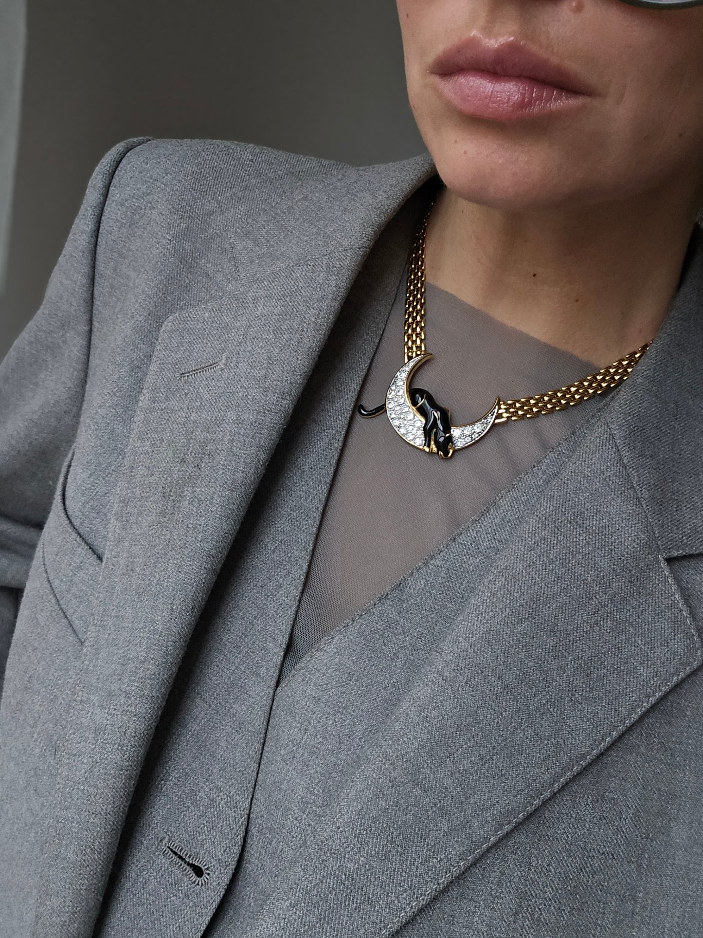 Vintažinis 80m. Kaklo papuošalas pantera ir mėnulis