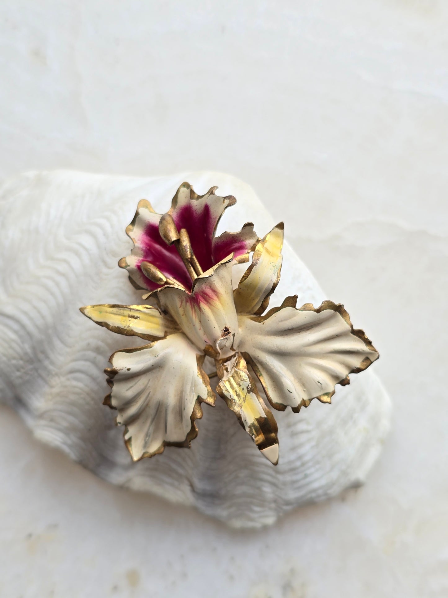 Vintažinė sagė orchidėja