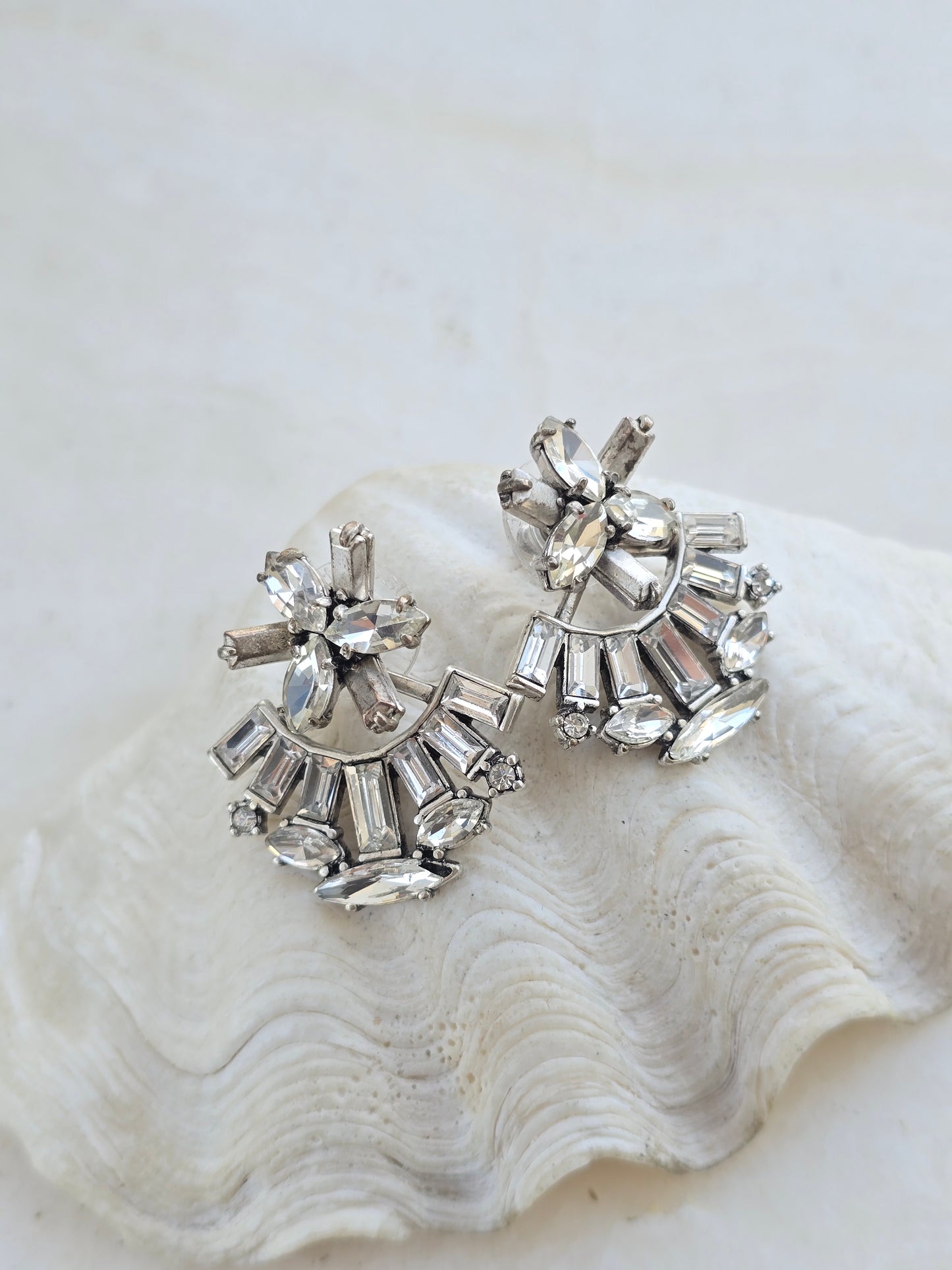 Sidabro spalvos STELLA & DOT auskarai transformeriai