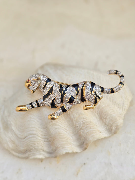 Vintažinė aukso spalvos sagė tigras