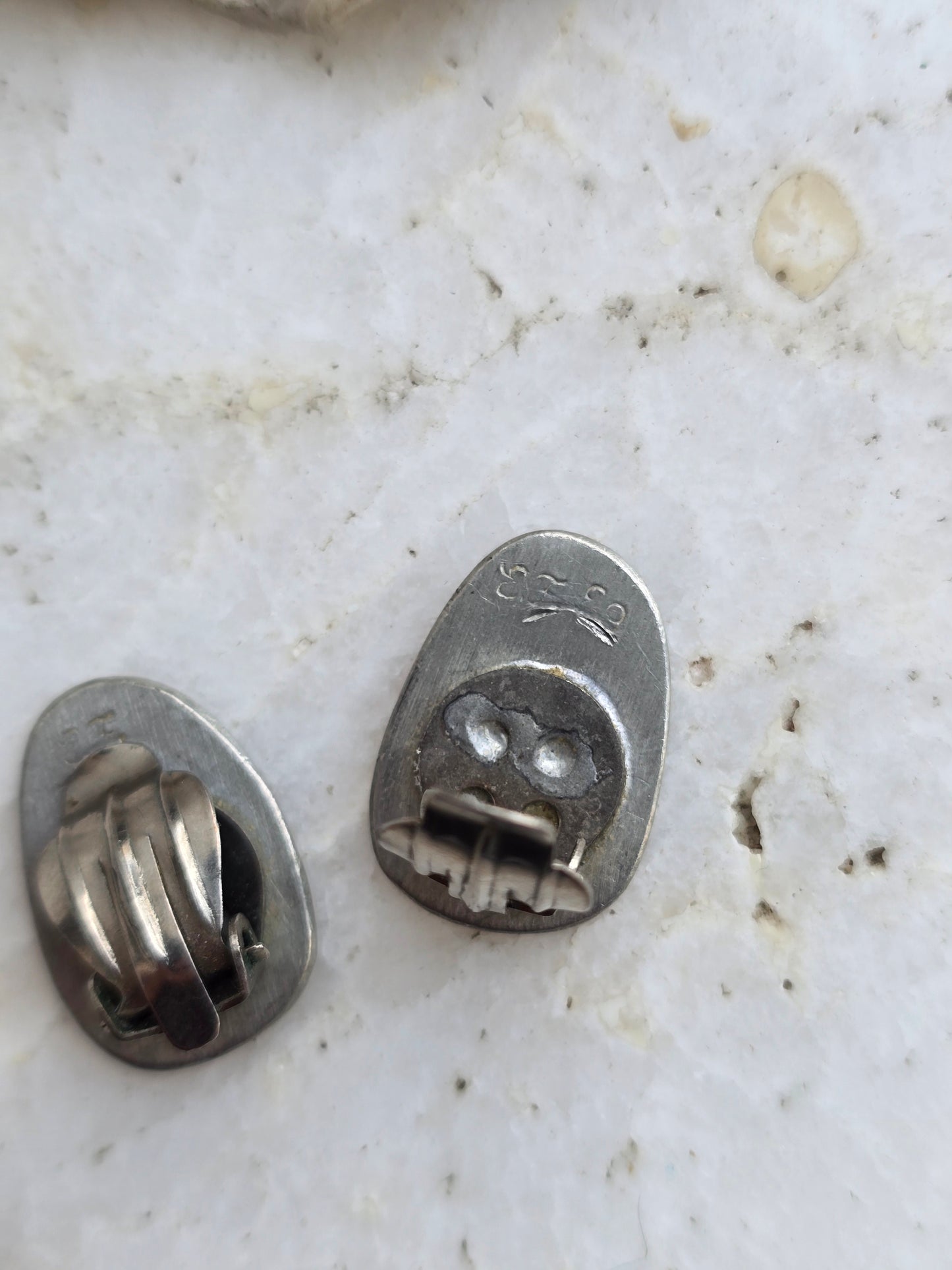 Vintažiniai sidabro spalvos auskarai