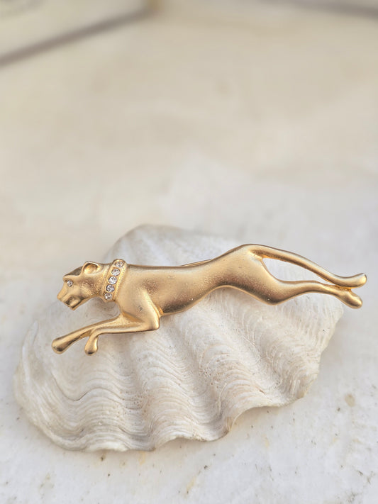 Vintažinė matinio aukso spalvos sagė pantera