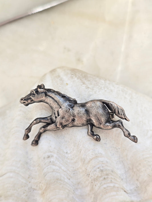 Vintažinė 70tų metų sagė žirgas