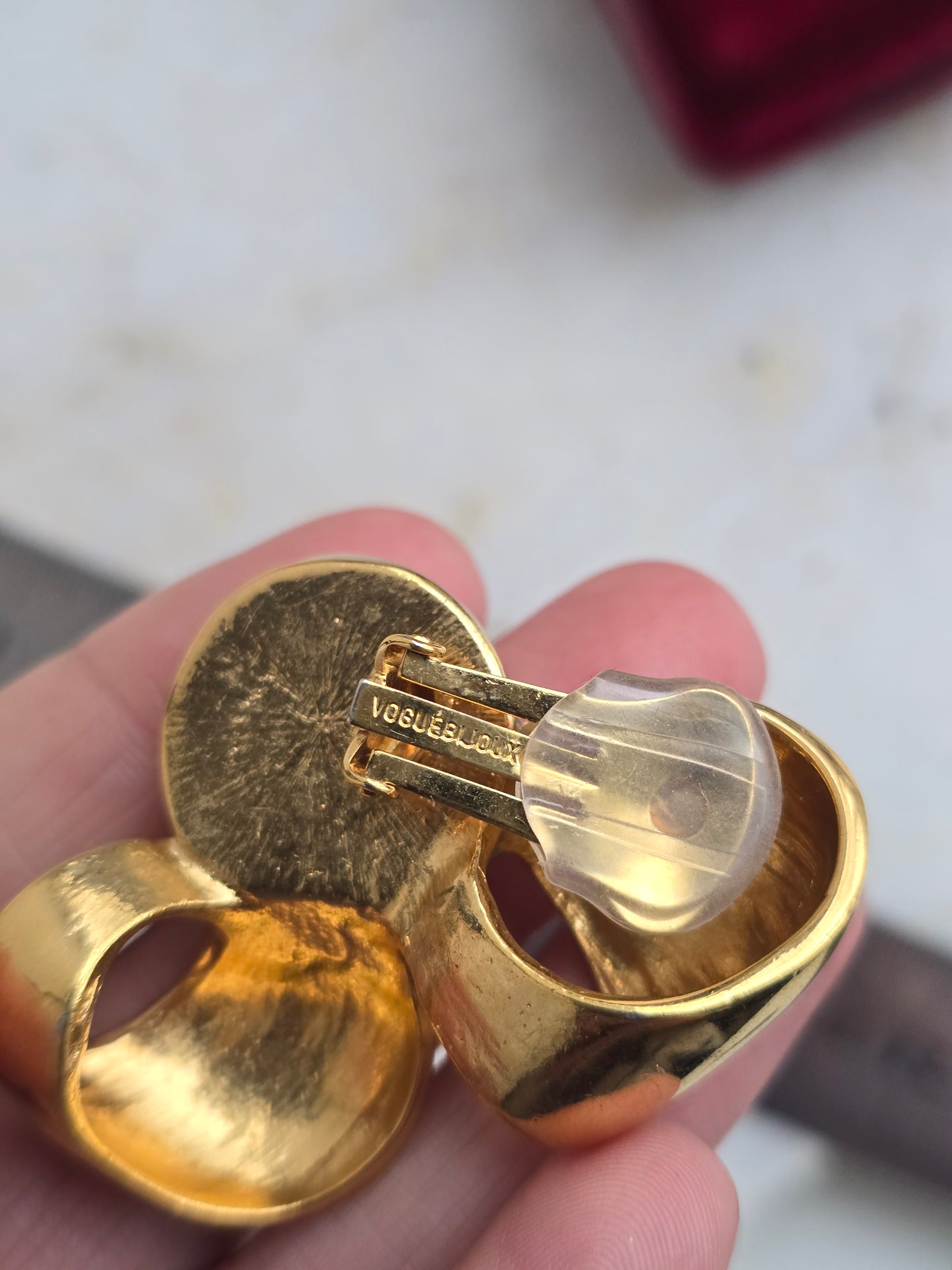 Vintažiniai VOGUE BIJOUX klipsai su akriliniu perlu