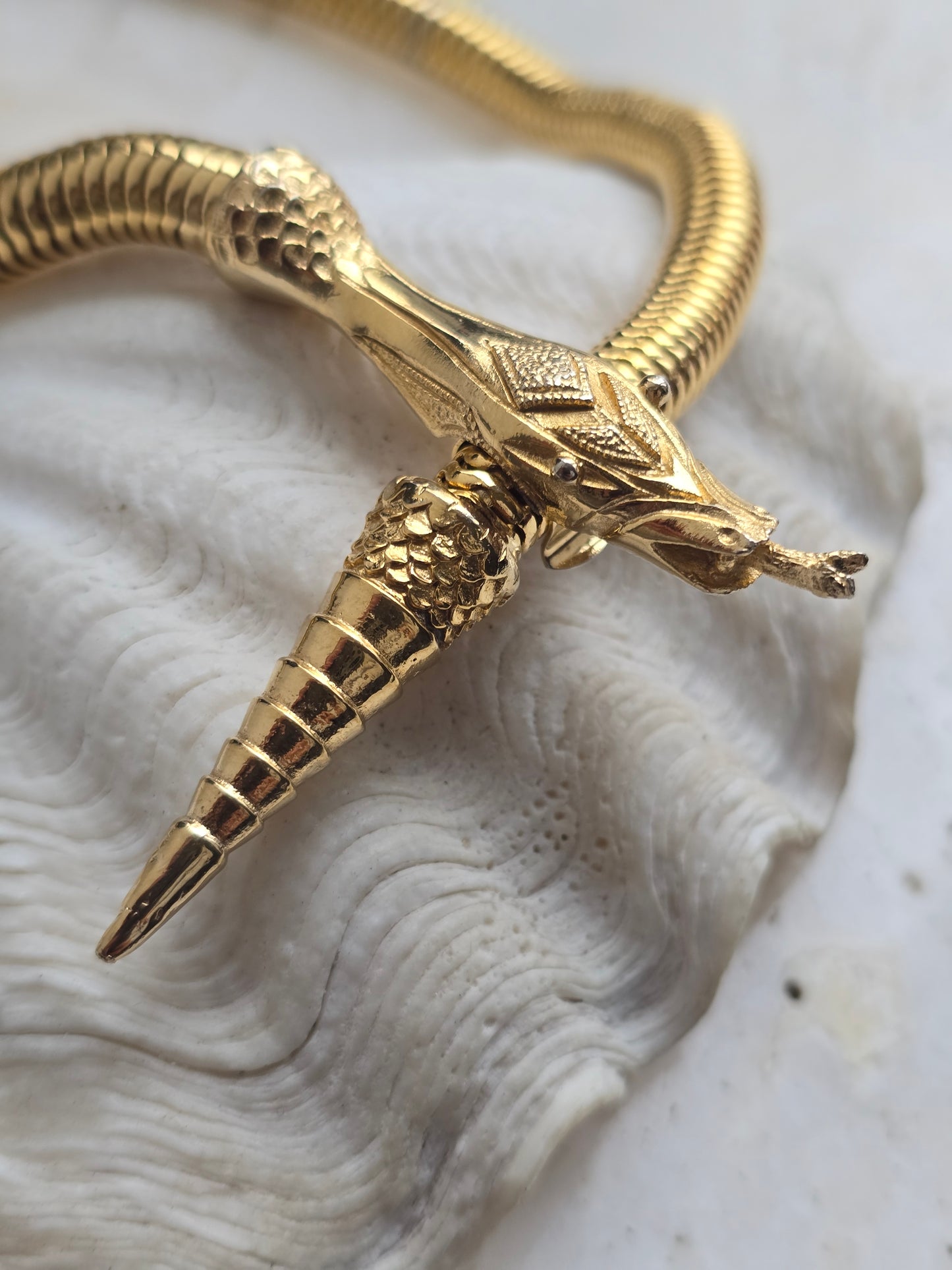 Vintažinis kaklo papuošalas gyvatė