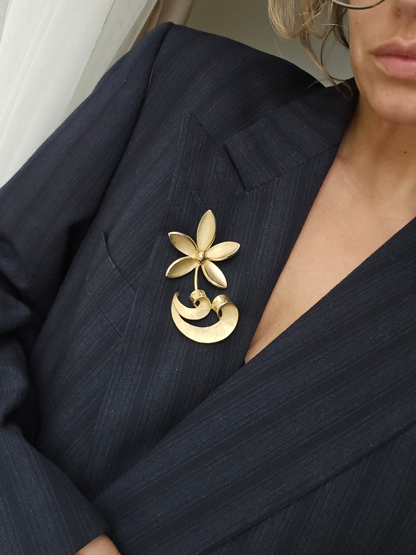 Vintažinė TRIFARI sagė