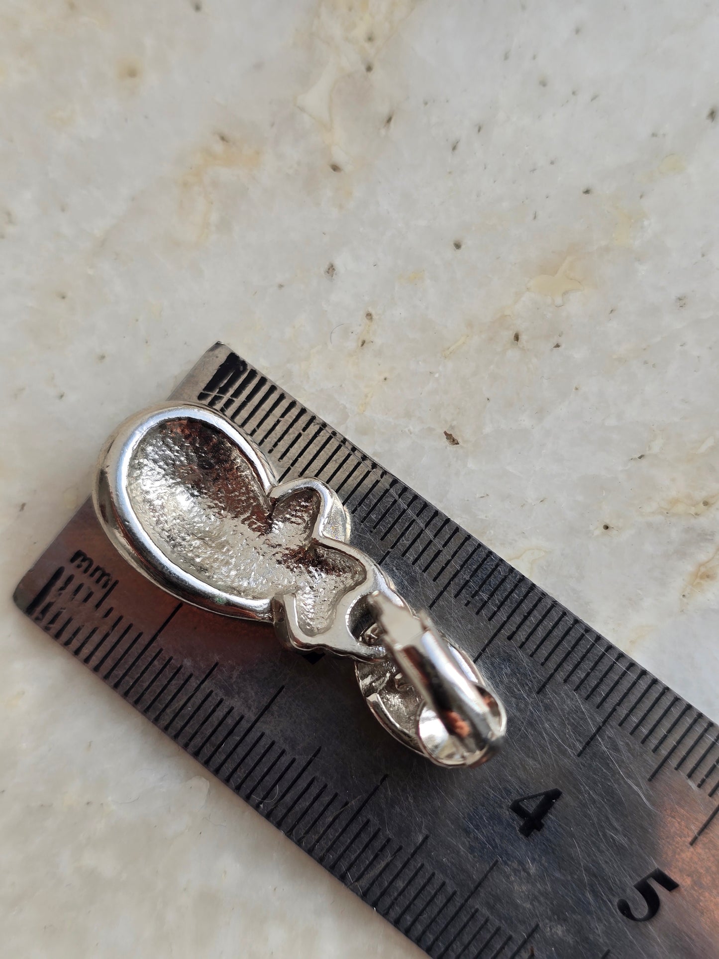 Vintažiniai sidabro spalvos klipsai