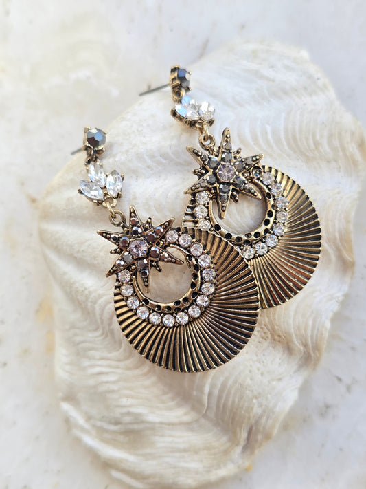 Sendinto žalvario spalvos ilgi auskarai žvaigždės