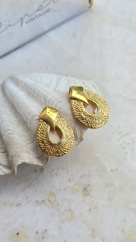 Vintage gold-coloured clip-on earrings
