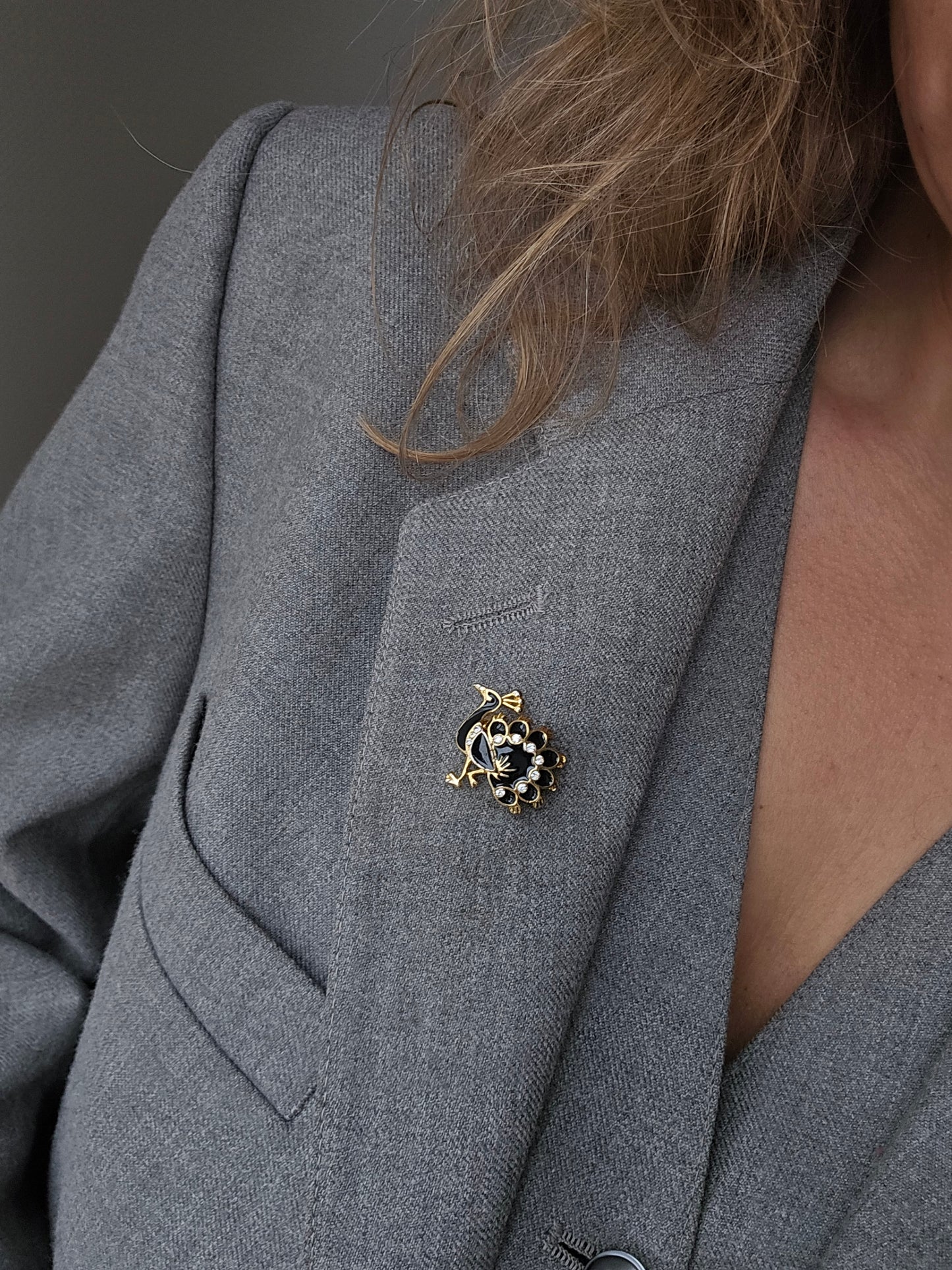 Aukso spalvos sagė povas