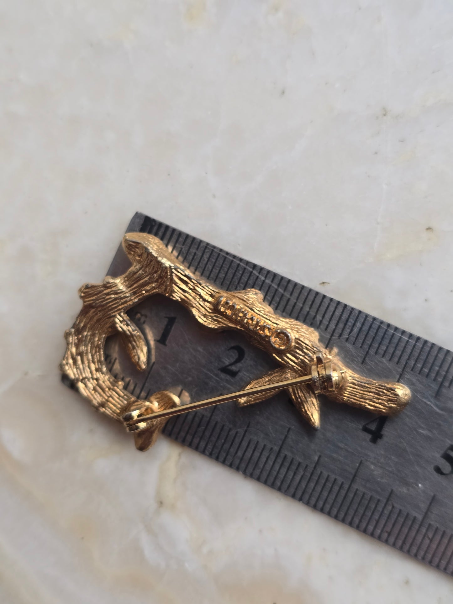 Vintažinė Sarah Coventry sagė raidė J