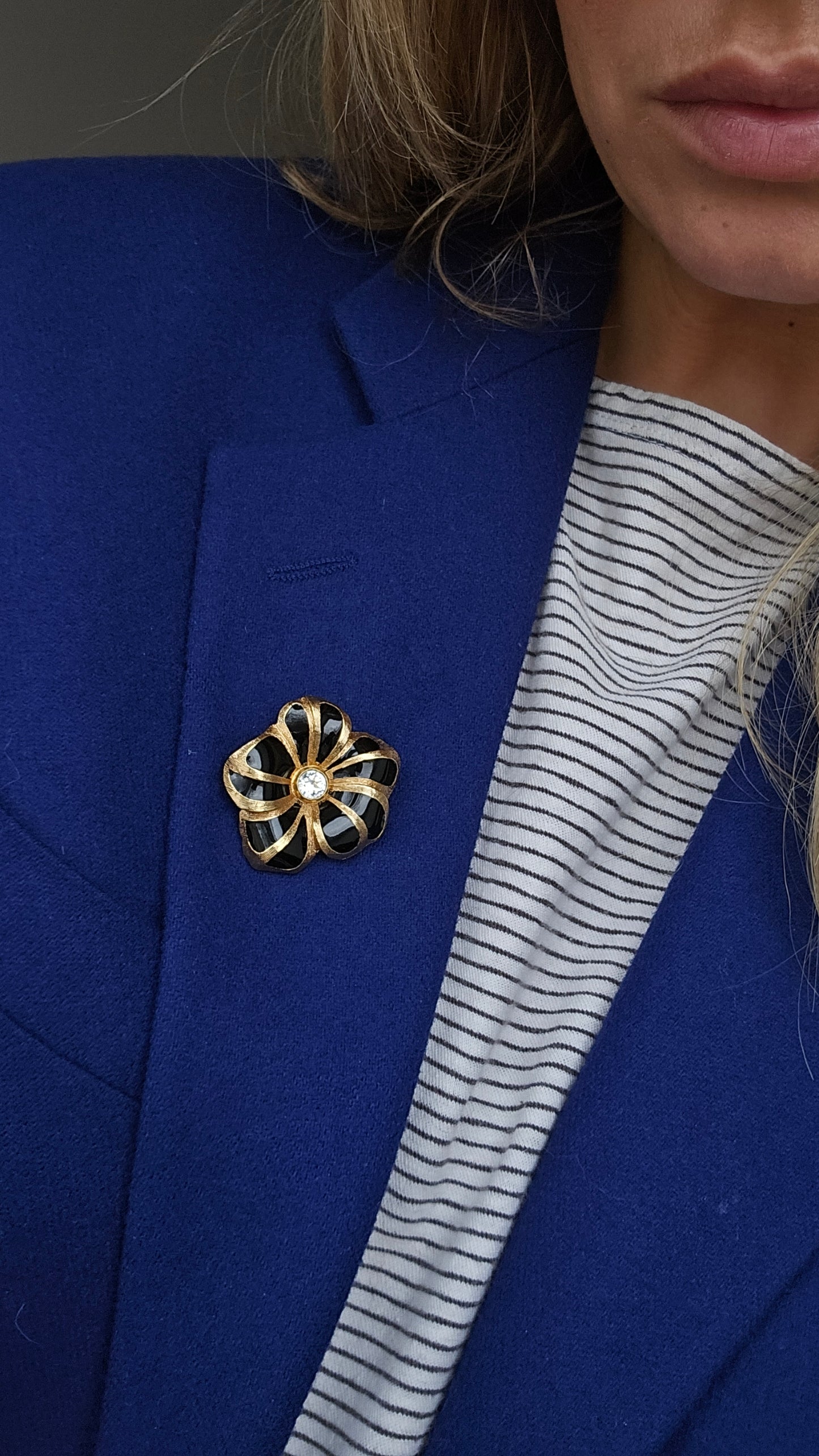 Vintažinė Christian Dior sagė gėlė