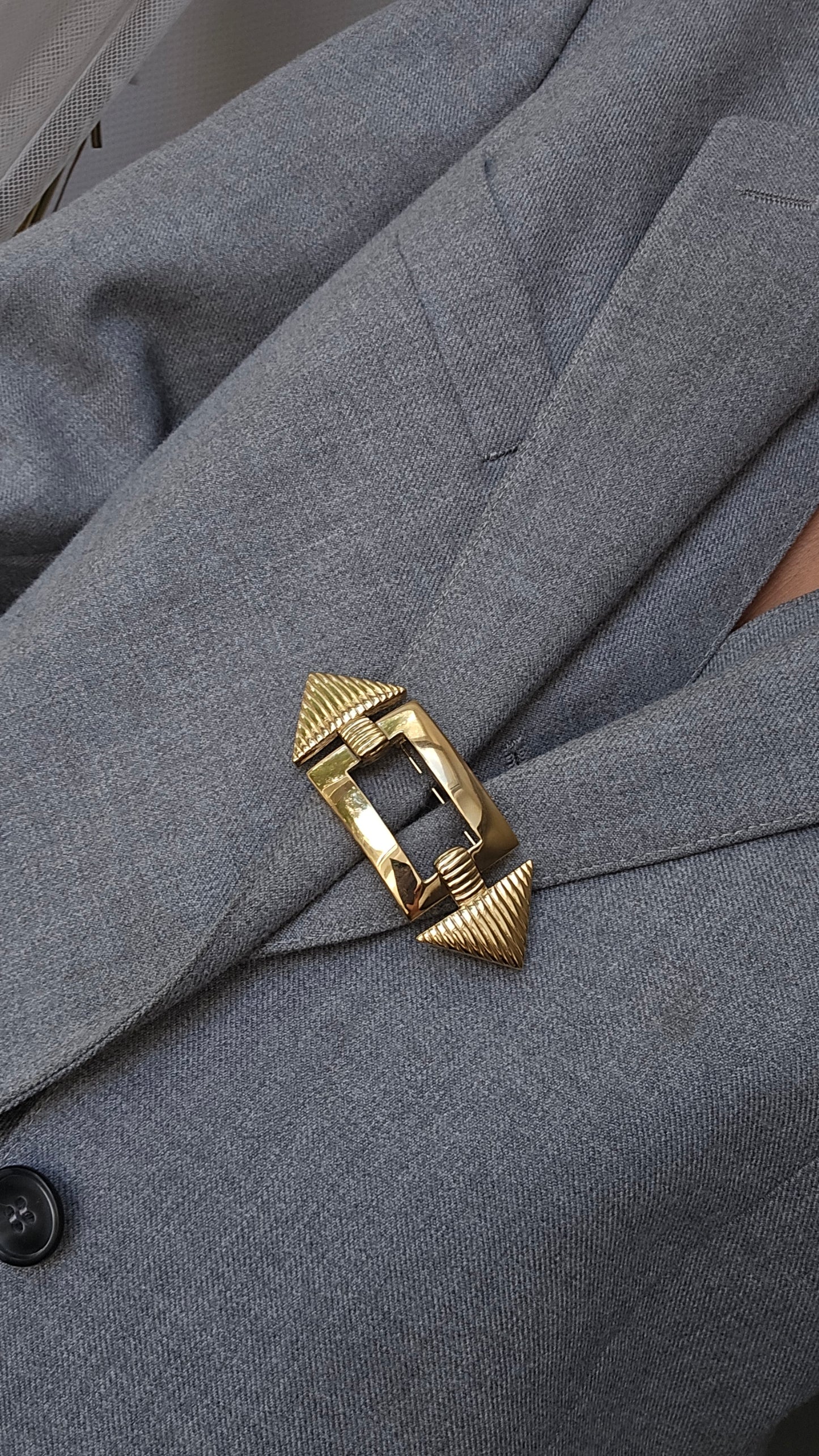 Vintažinė Christian Dior sagė