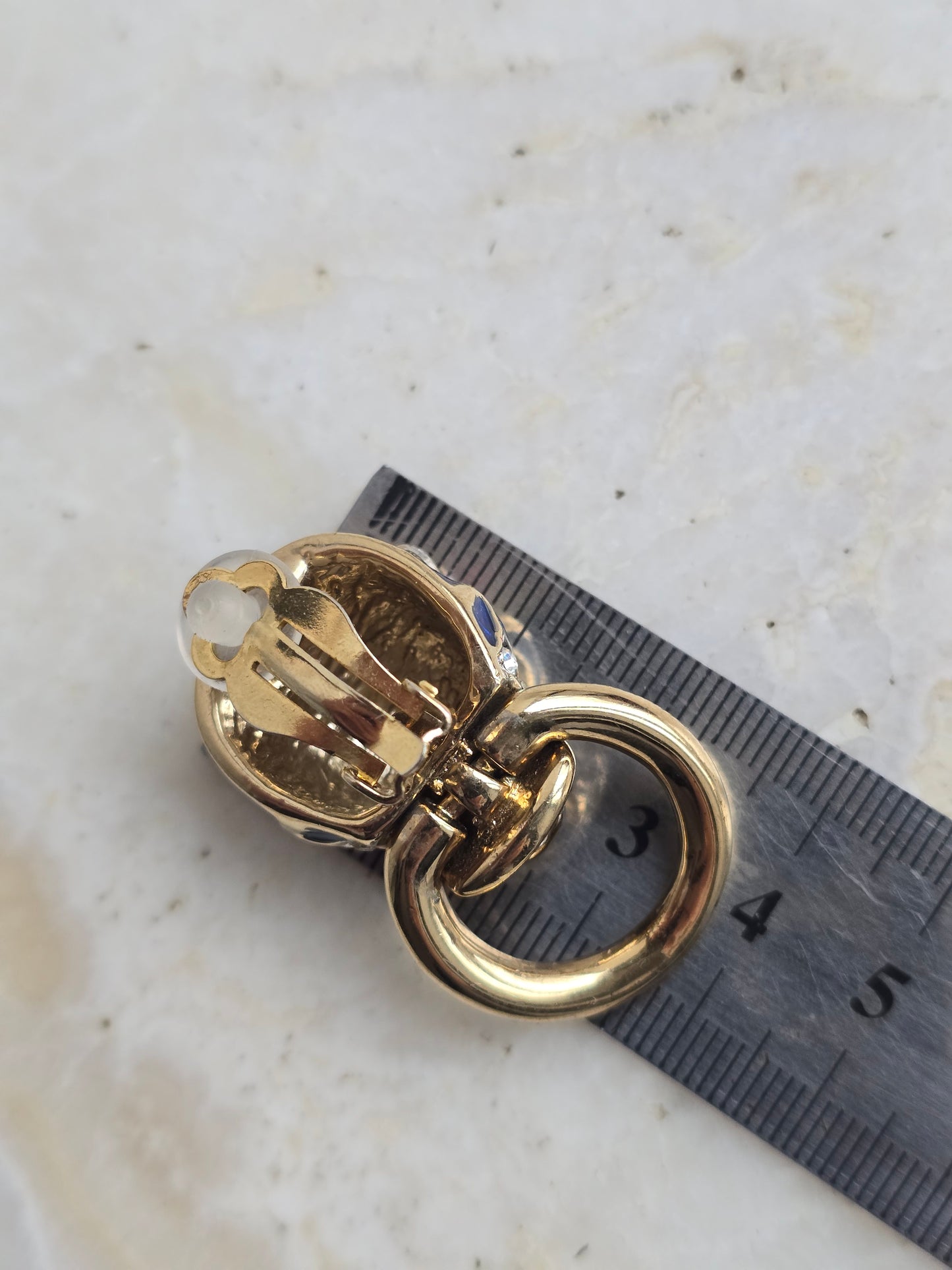 Vintažiniai aukso spalvos klipsai su emale tigrai