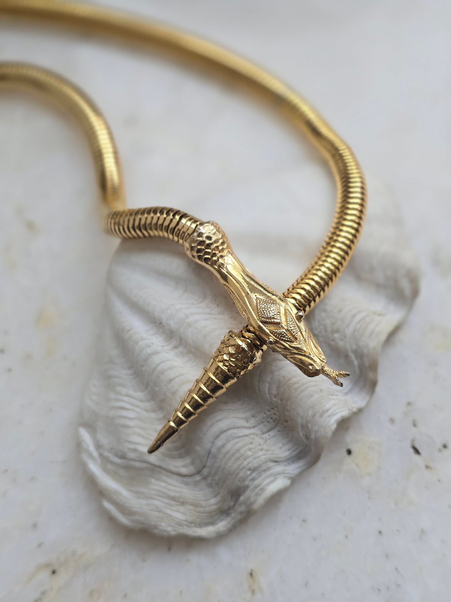 Vintažinis kaklo papuošalas gyvatė