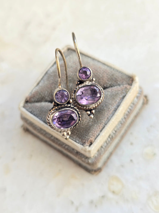 Sidabriniai auskarai su ametisto kristalais
