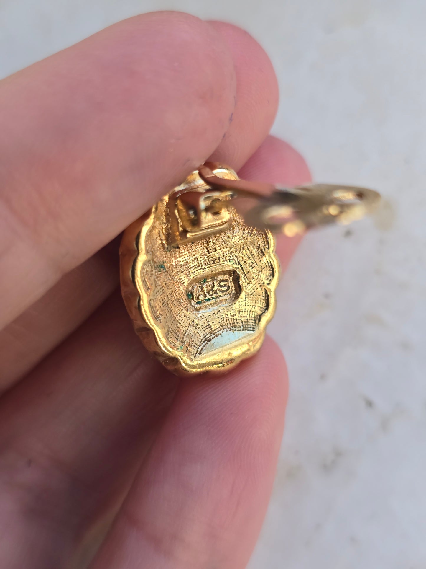 Vintažiniai 80tų m. Paauksuoti ATWOOD & SAWYER klipsai originalioje dėžutėje