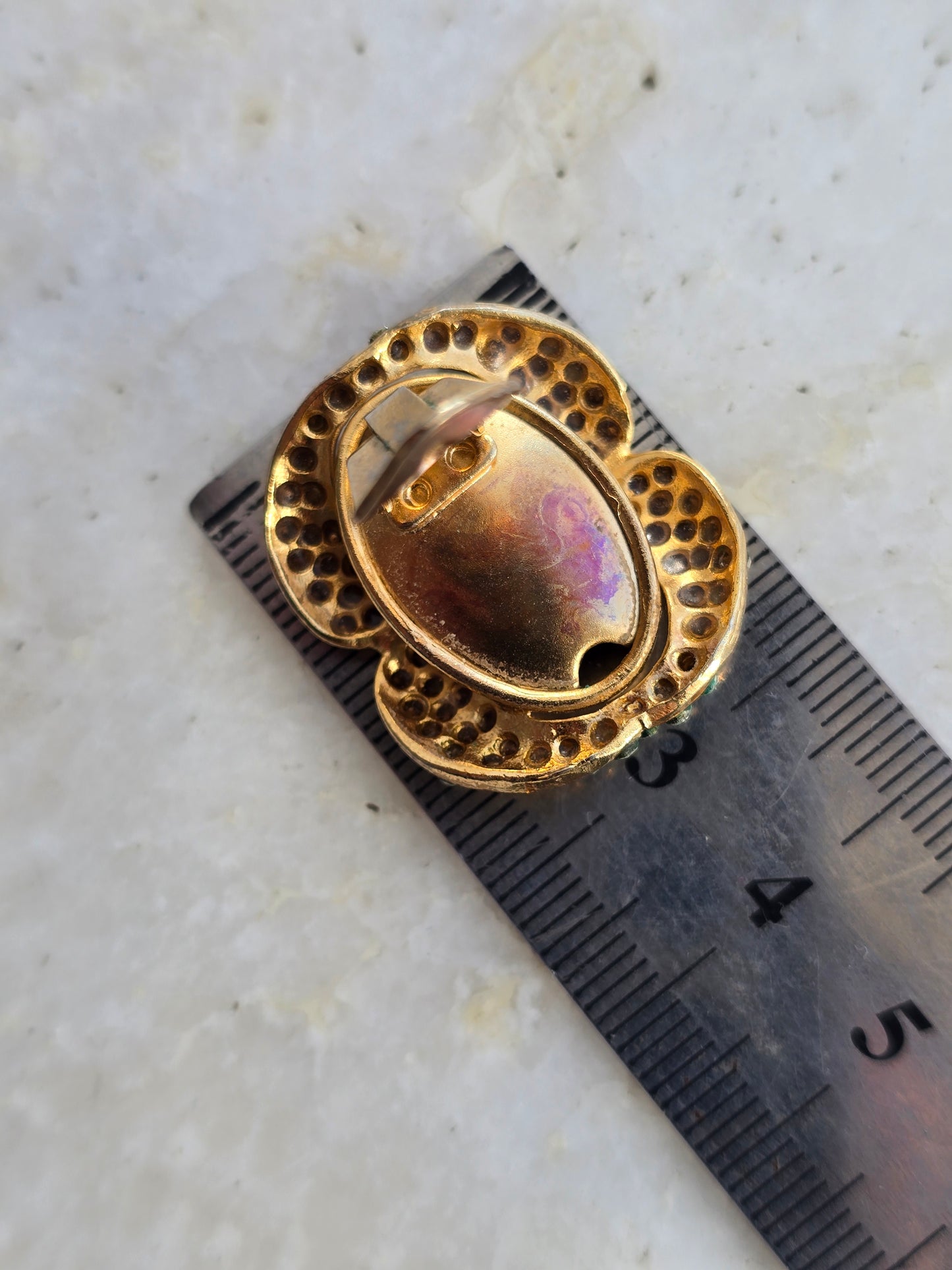 Vintažiniai aukso spalvos klipsai