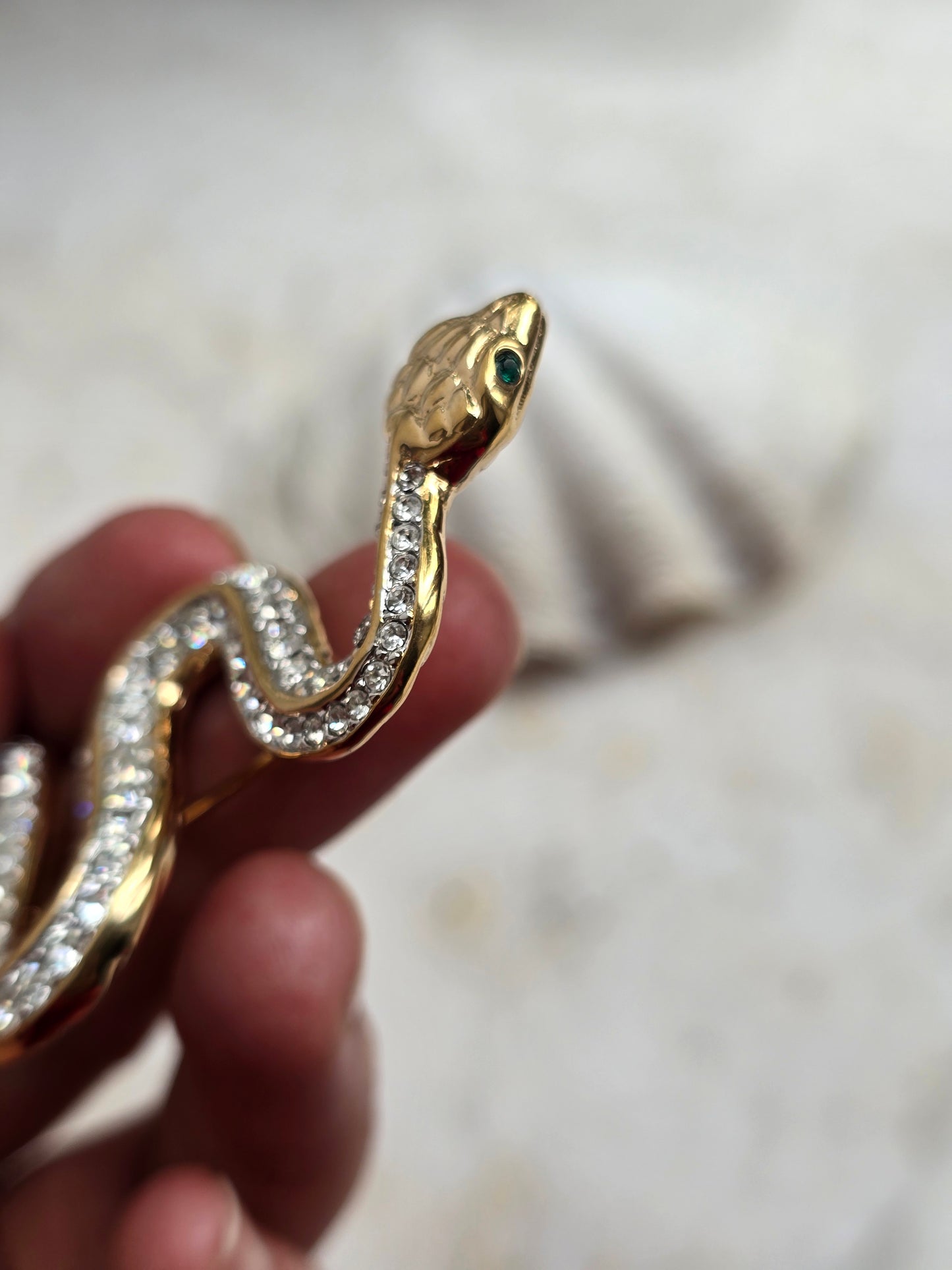Paauksuota 22 auksu Swarovski Atelier sagė gyvatė