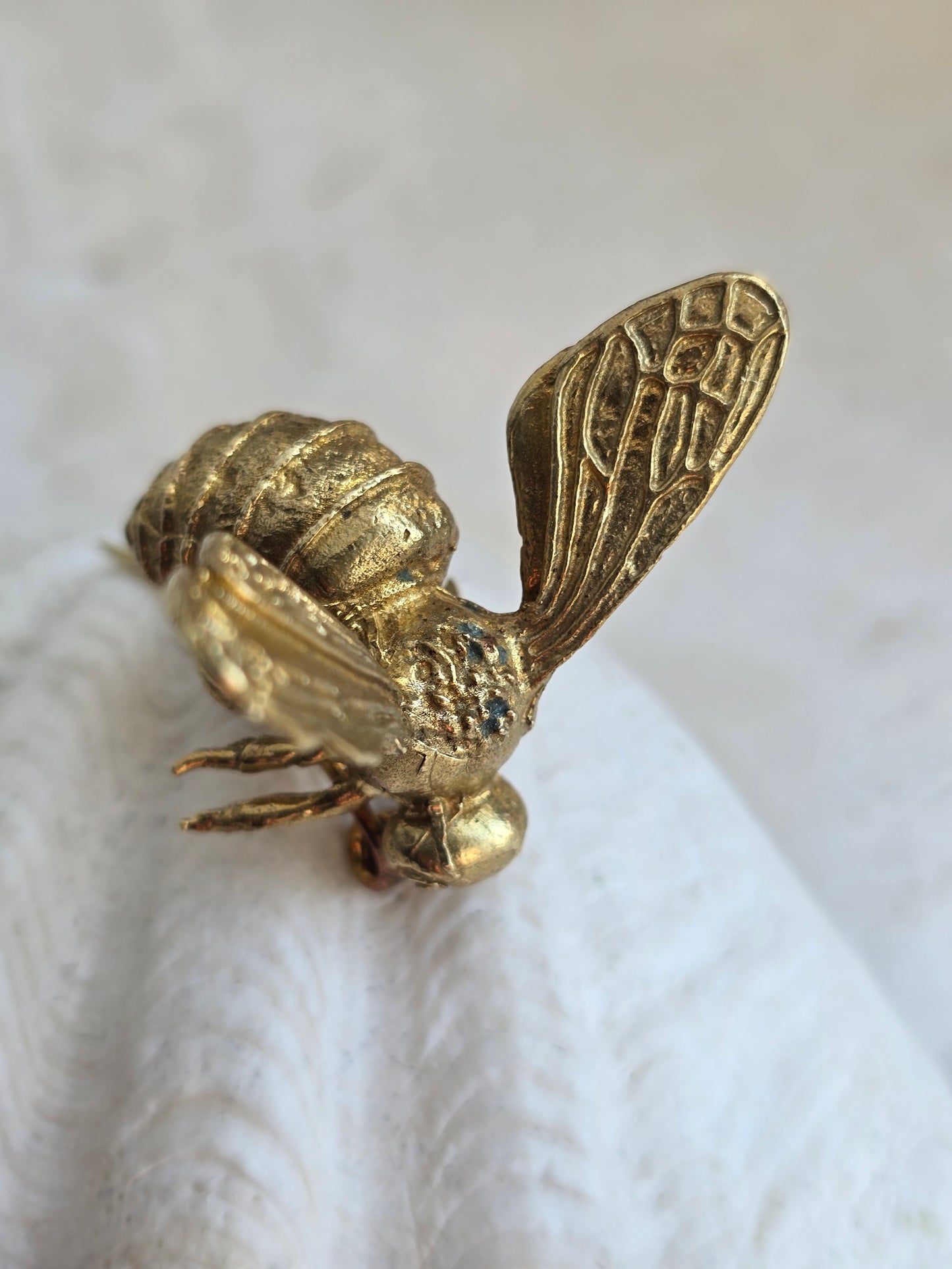 Sagė smeigtukas didelė bitė