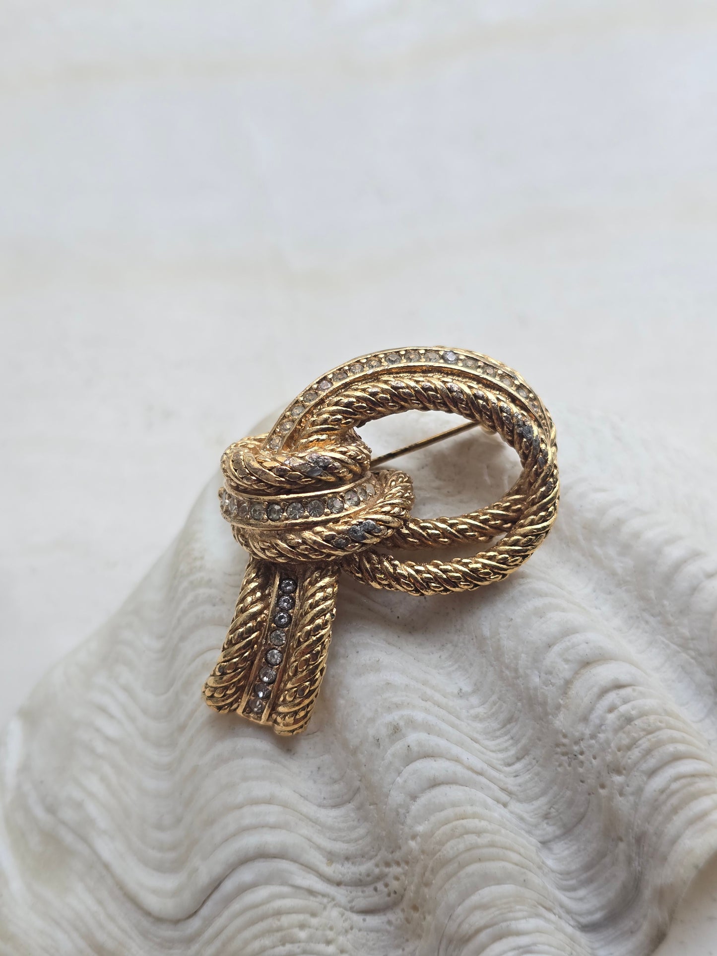 Vintažinė CHRISTIAN DIOR sagė mazgas