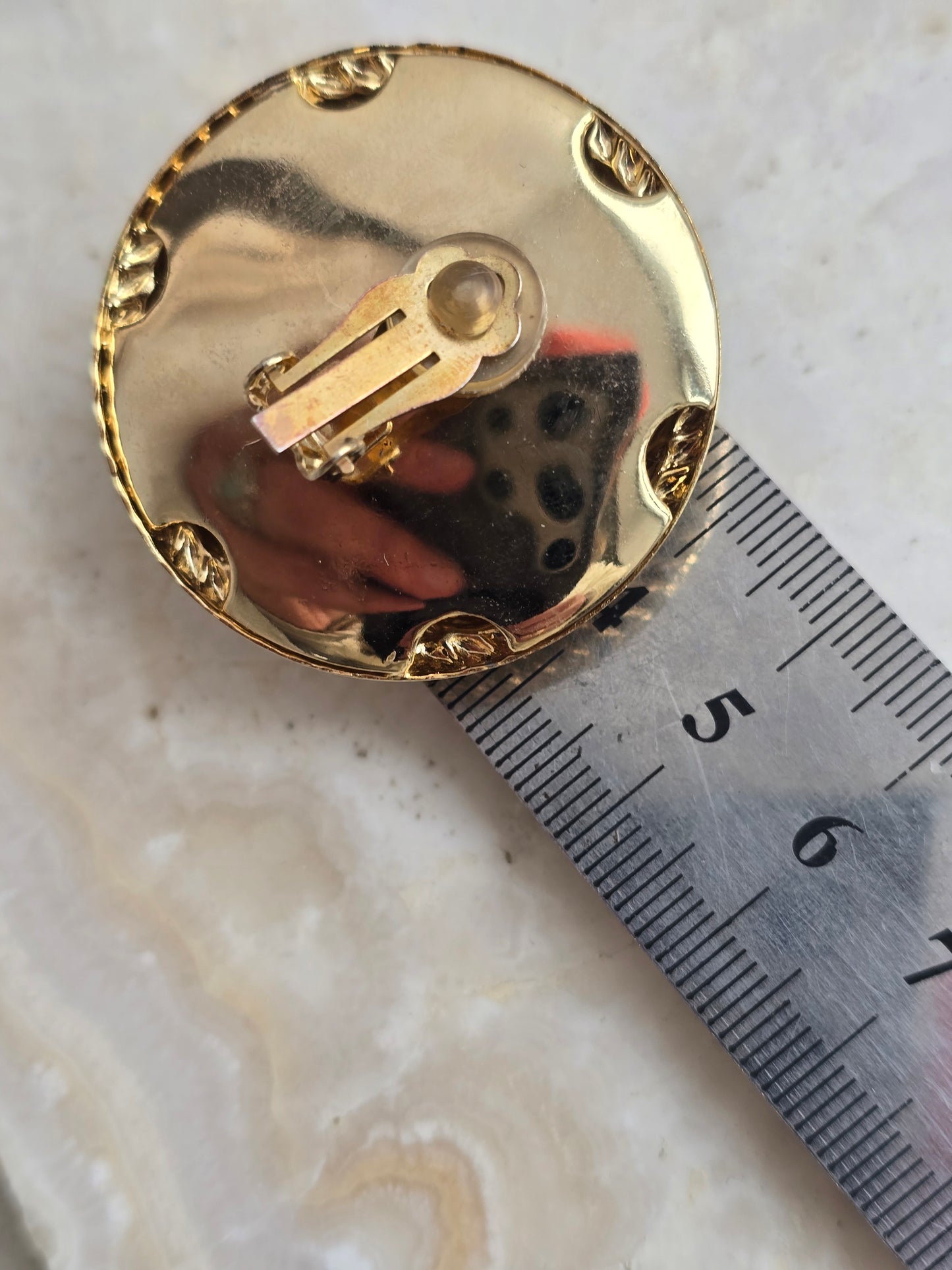 Vintažiniai masyvūs lengvi klipsai