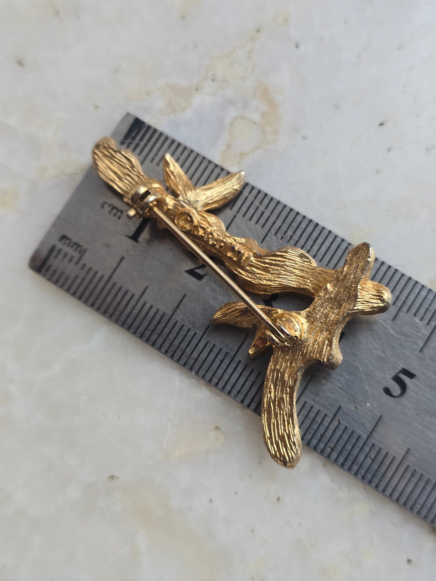 Vintažinė Sarah Coventry sagė raidė L