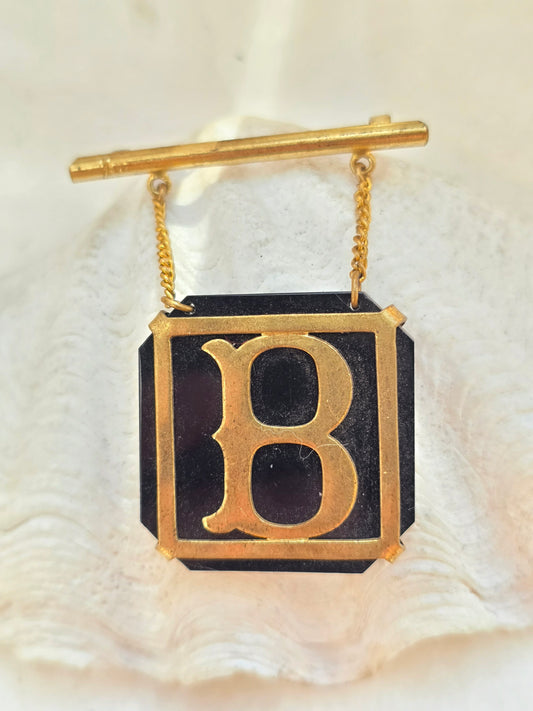 Vintažinė 60tų metų bakelito sagė raidė B