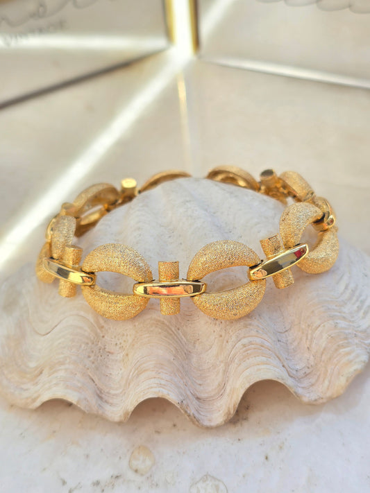 Vintažinė aukso spalvos apyrankė