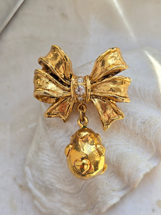 Vintažinė CHANTAL DE KEROUARTZ sagė bantukas