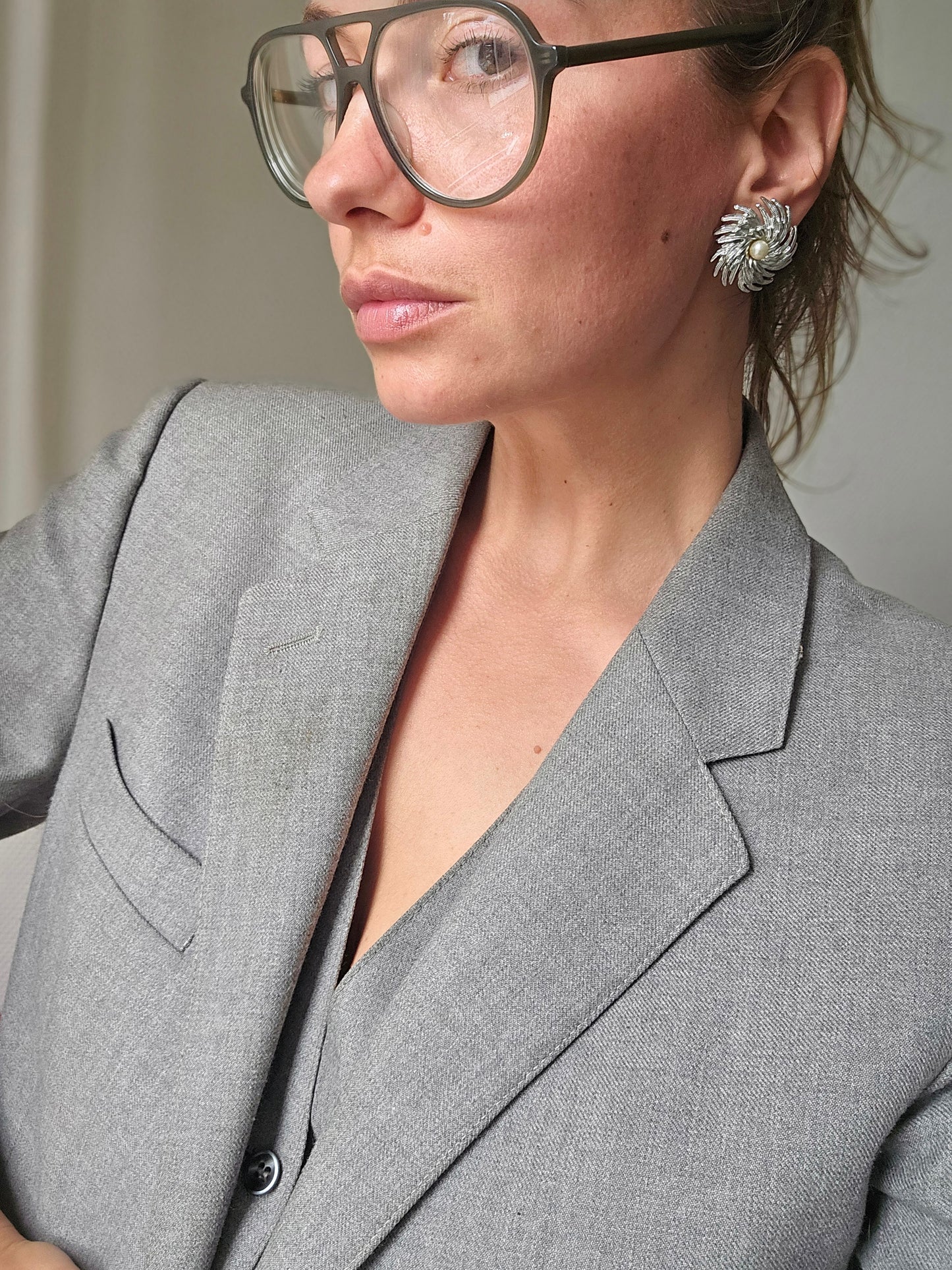 Vintažiniai sidabro spalvos SARAH COVENTRY klipsai su dirbtiniais perlais
