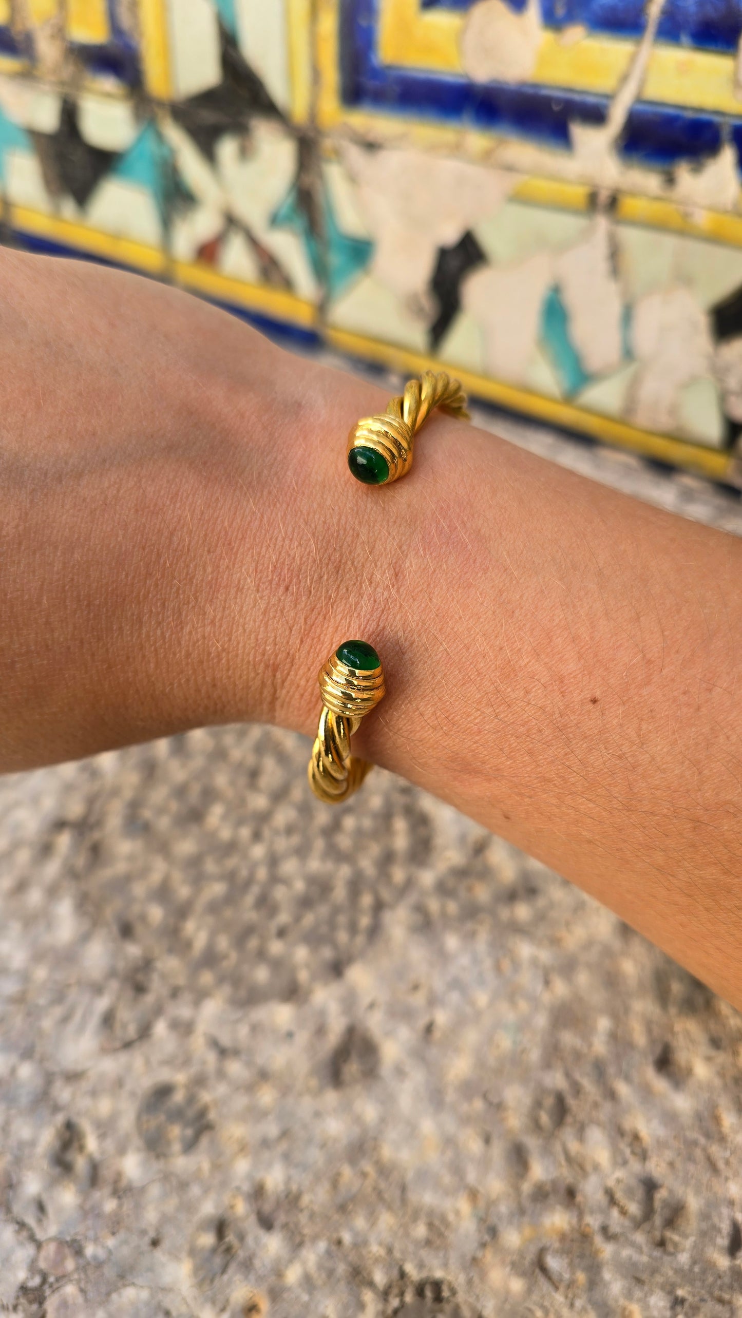 Aukso spalvos sukta apyrankė