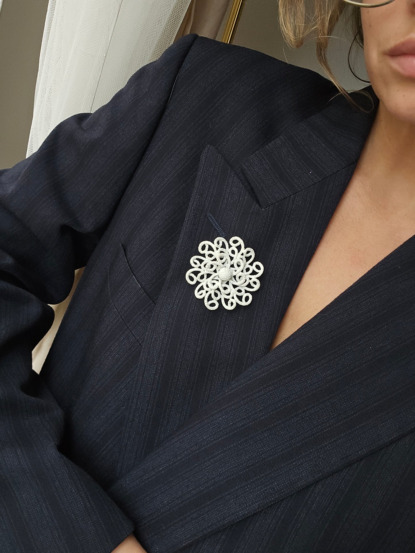 Vintažinė TRIFARI sagė