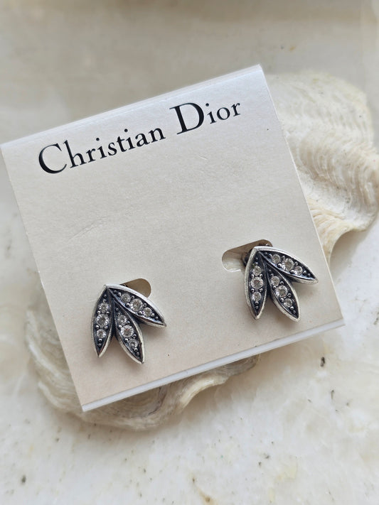 Vintažiniai CHRISTIAN DIOR sidabro spalvos klipsai lapeliai