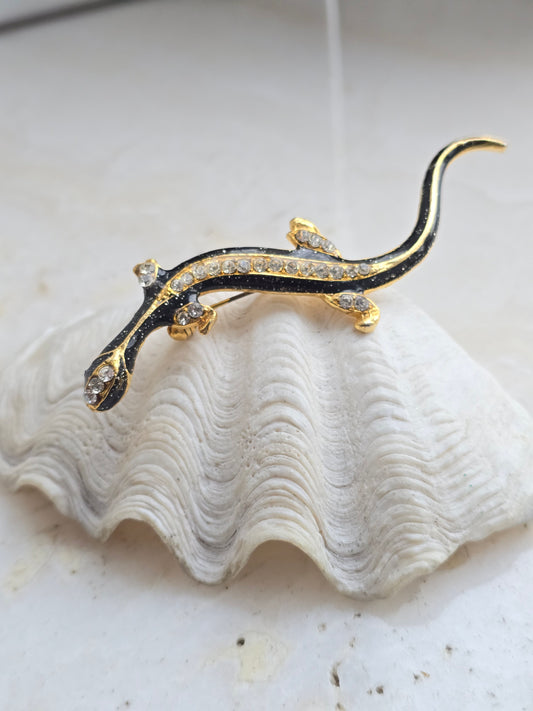 Aukso spalvos sagė driežas