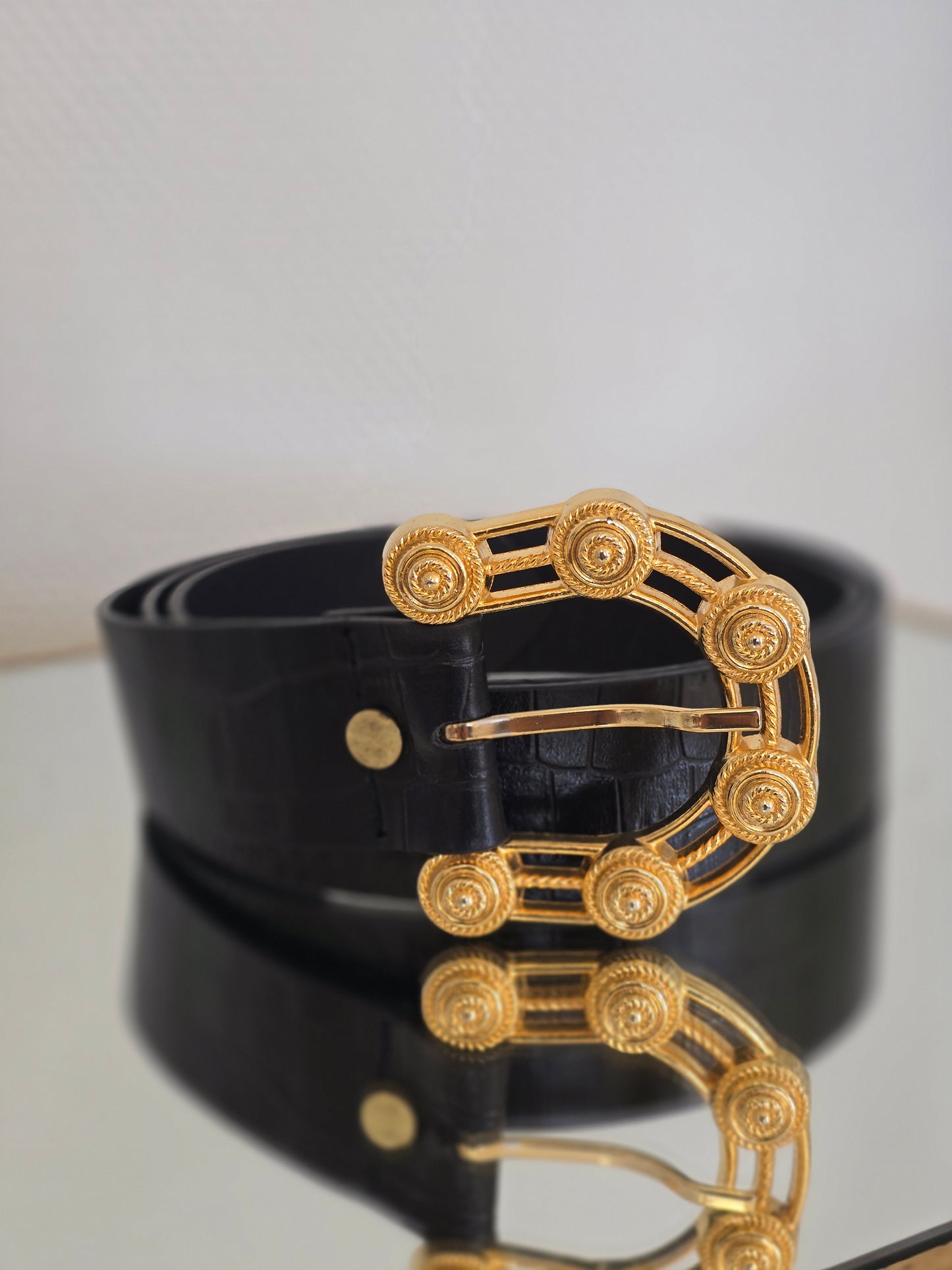 Dirbtinės odos diržas su vintažine sagtim