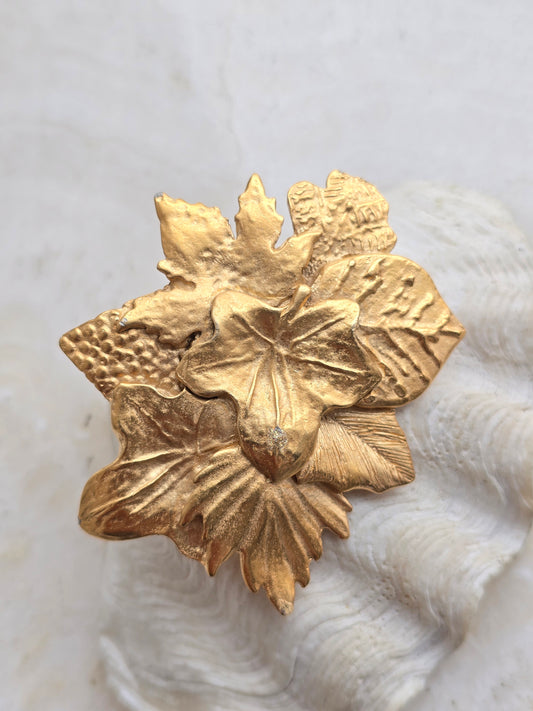 Vintažinė AGATHE PARIS sagė lapeliai