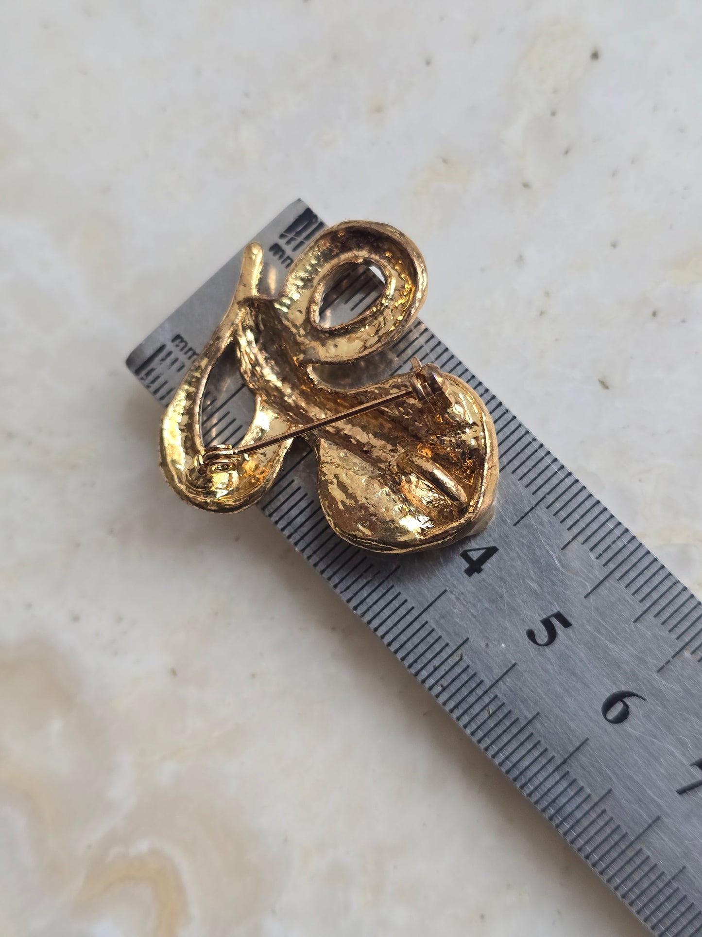 Aukso spalvos sagė kobra